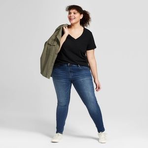 Monterey Pocket V-Neck Short Sleeve T-Shirt